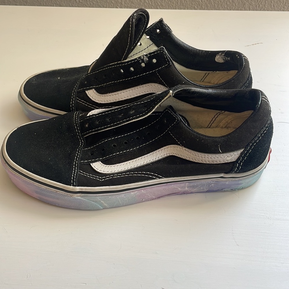 Vans - Picture 2 of 3